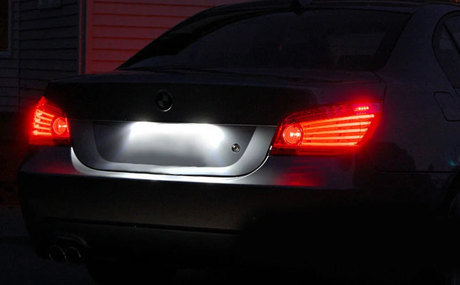 leuchten LED rot mit weißem Kennzeichenlicht, Tuning Zubehör für BMW E60 E61 Rück
