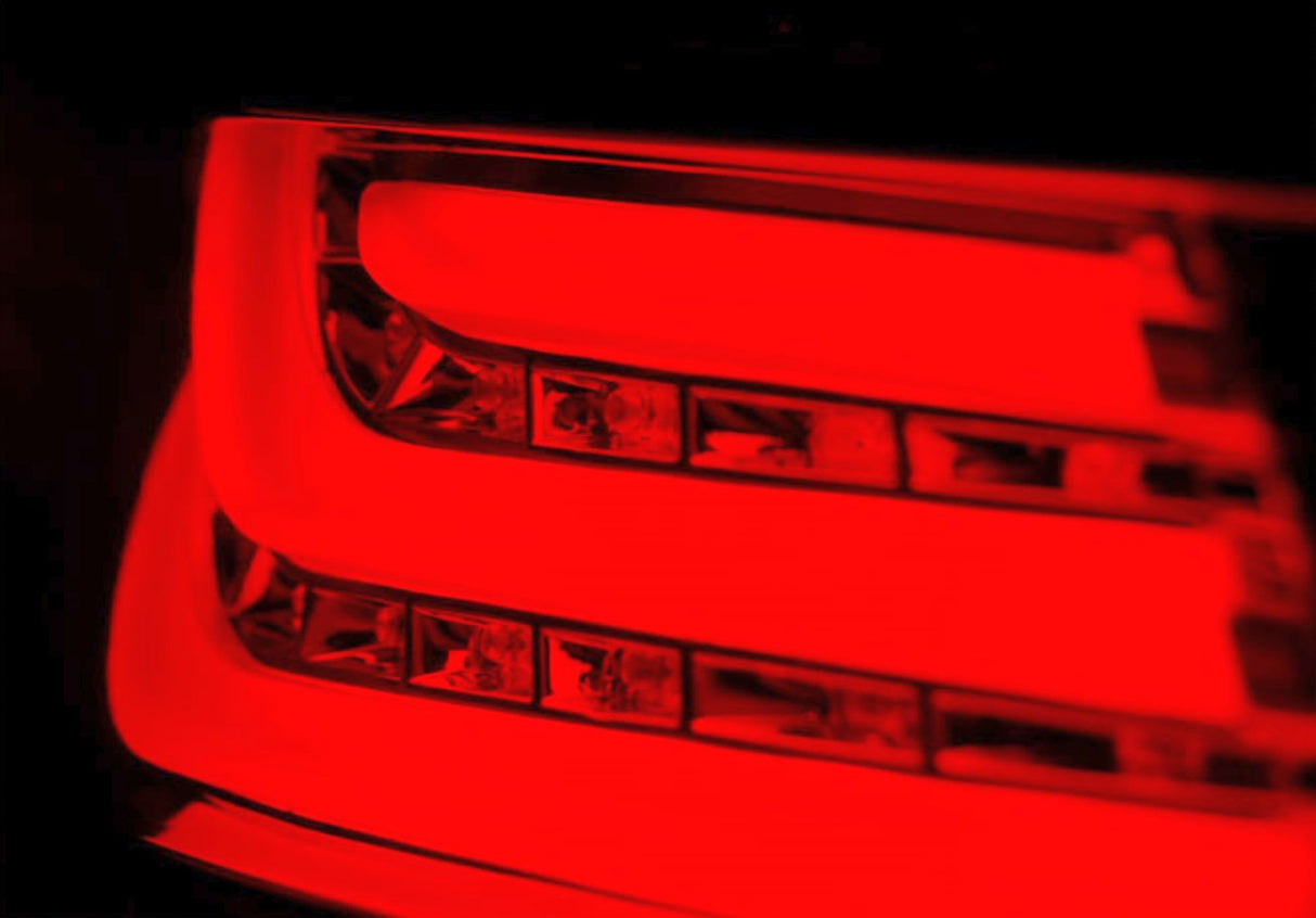 Rote LED Rückleuchten für Auto, Tuning Rücklichter mit moderner Lichtsignatur
