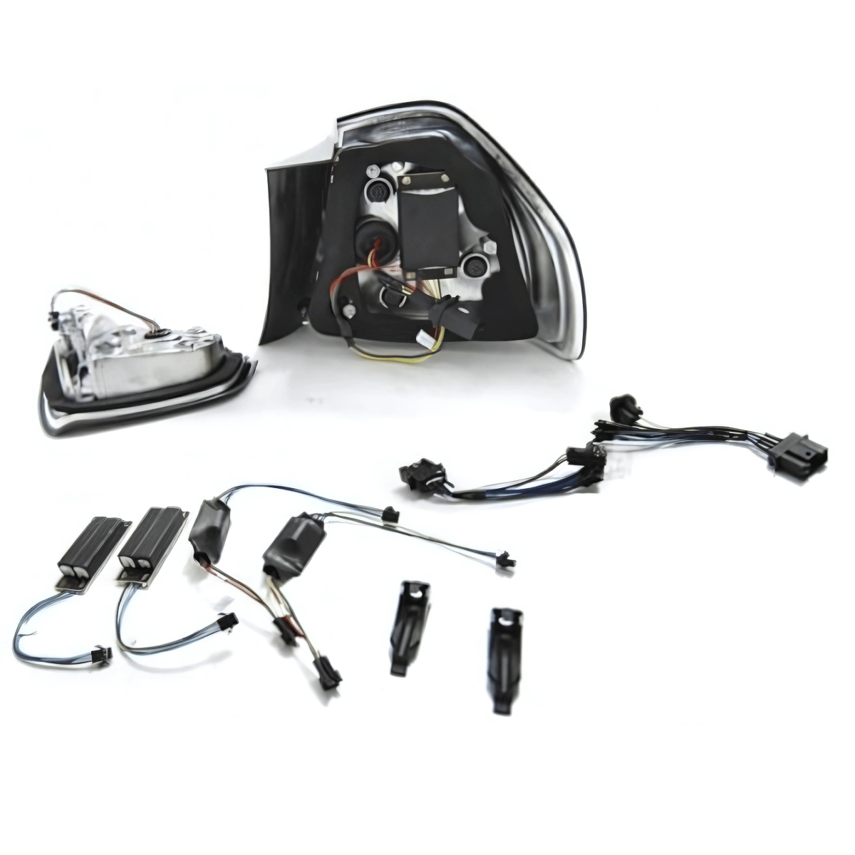 Rückleuchten-Set mit Kabelbaum und Steuergeräten für KFZ-Tuning, LED-Technik