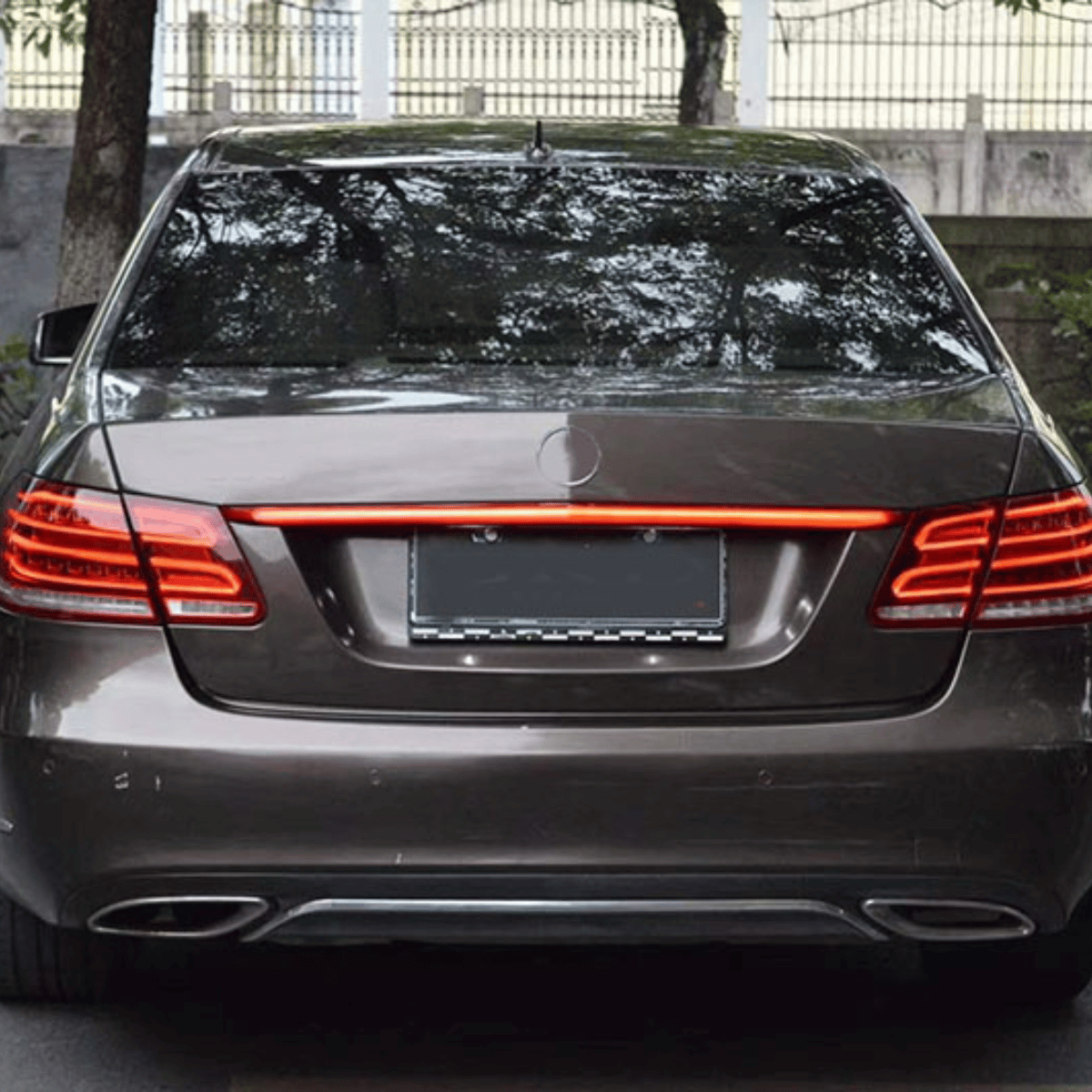 Voll LED Rückleuchten Set Rot für Mercedes E-Klasse W212 Limo 2009–2013 mit LED Lightbar & Dynamischem Blinker