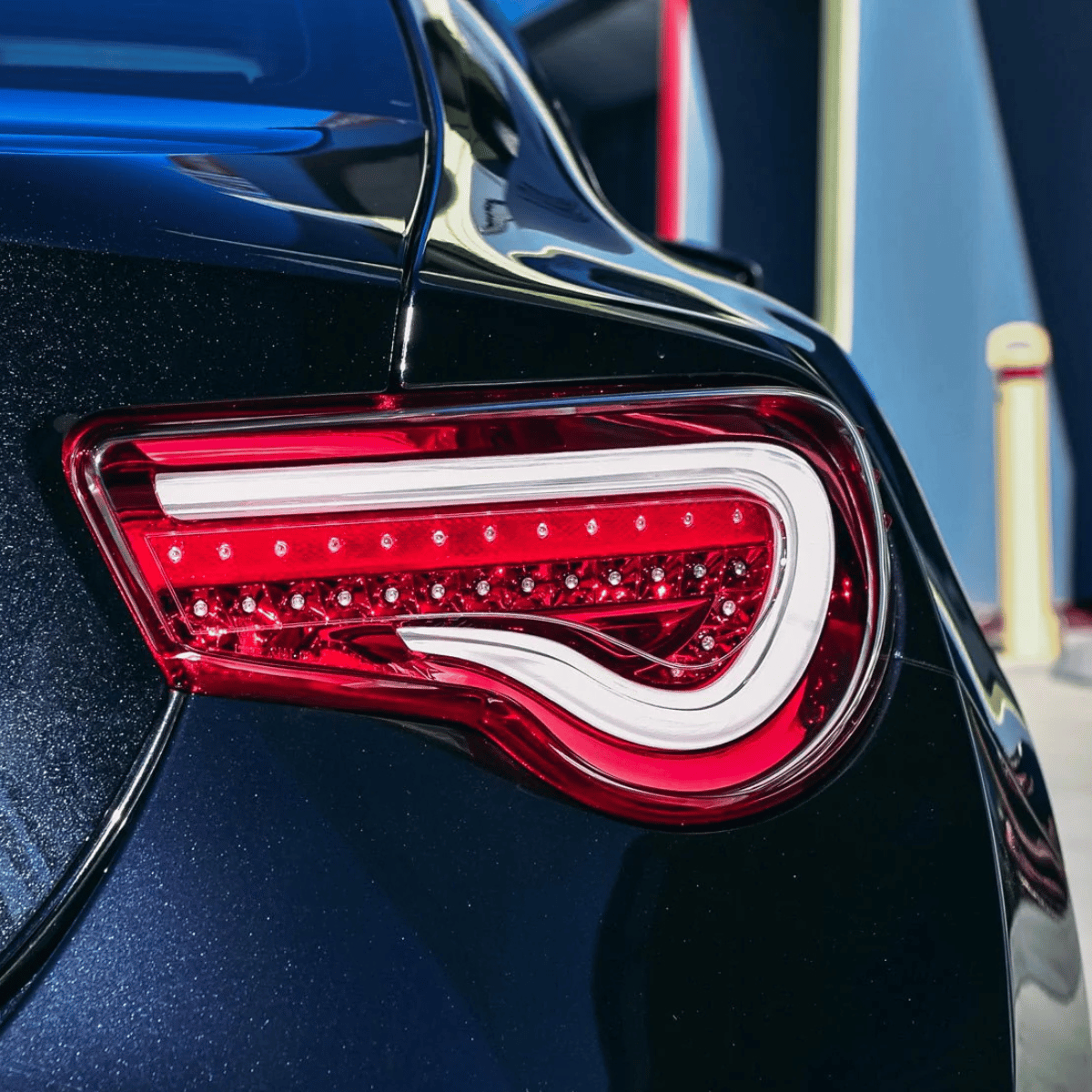 Voll LED Rückleuchten Set Rot-Weiß für GT86 2012–2021 mit LED Lightbar & Dynamischen Blinkern