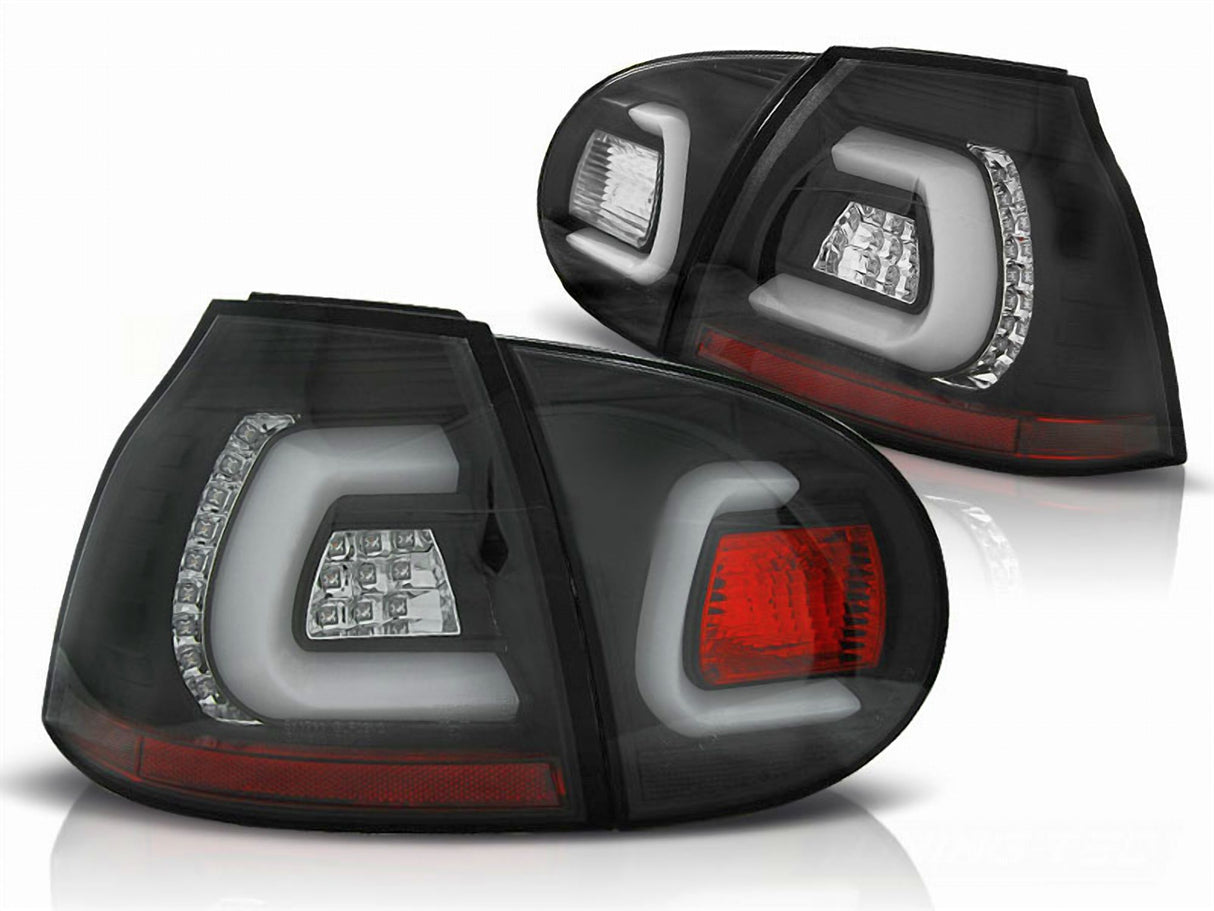 Schwarze LED Rückleuchten für VW Golf 6 mit markantem Lichtdesign