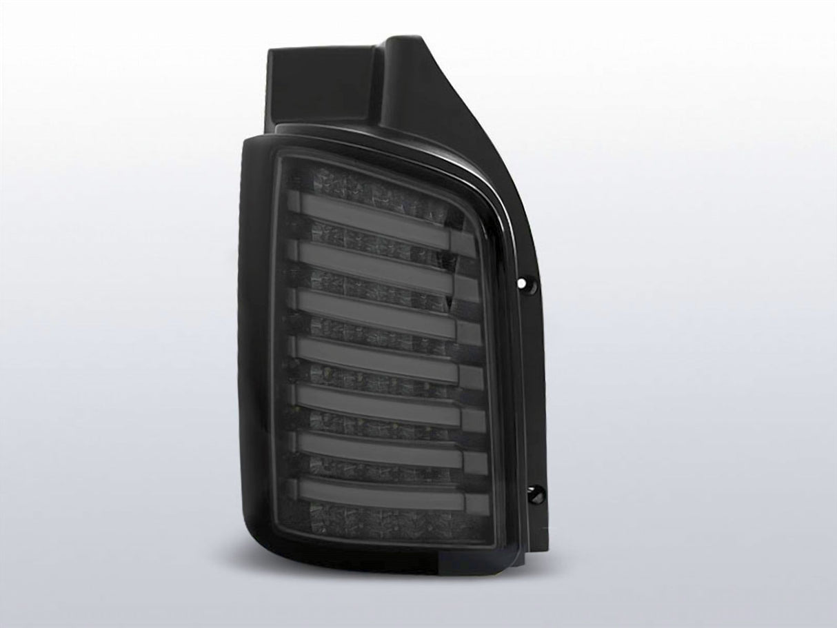 Schwarze LED Rückleuchten für Audi A4 B8 Avant mit getöntem Glas und moderner Lichtleiste