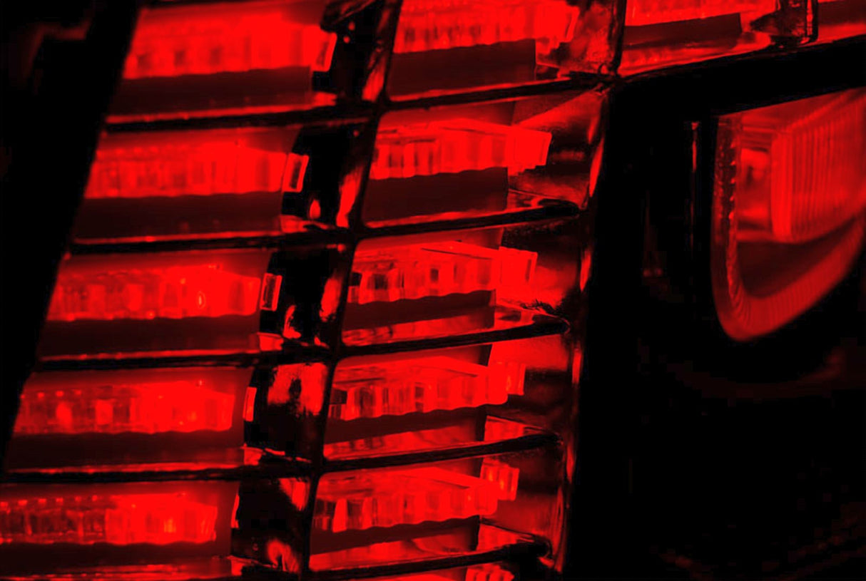Rote LED-Rückleuchten für Autos, detaillierte Ansicht der Leuchtelemente
