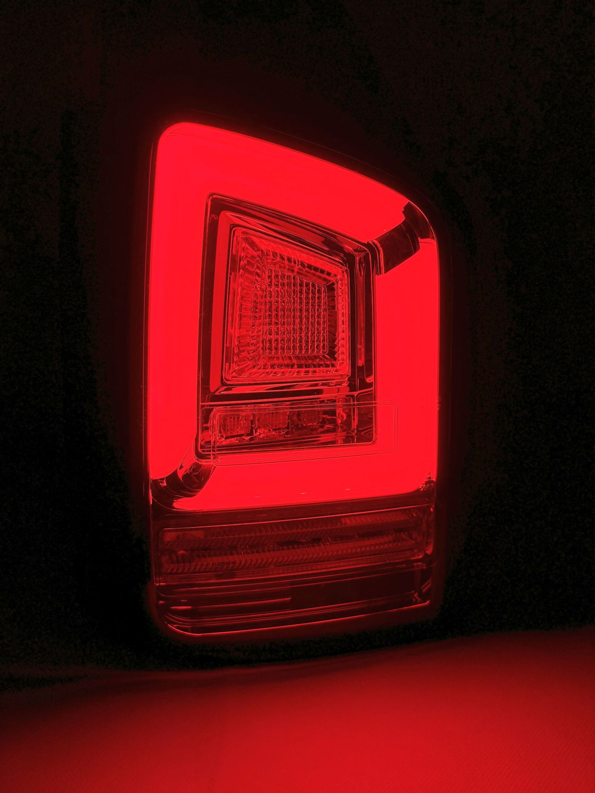 Voll LED Lightbar Rückleuchten Set Smoke für VW T5 Transporter 2003–2009 mit dynamischen Blinkern