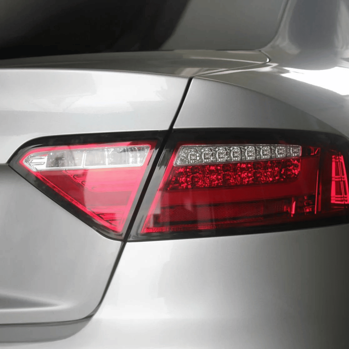 leuchten rot mit weißem Blinker für sportliches Hecktuning für Audi A5 LED Rück