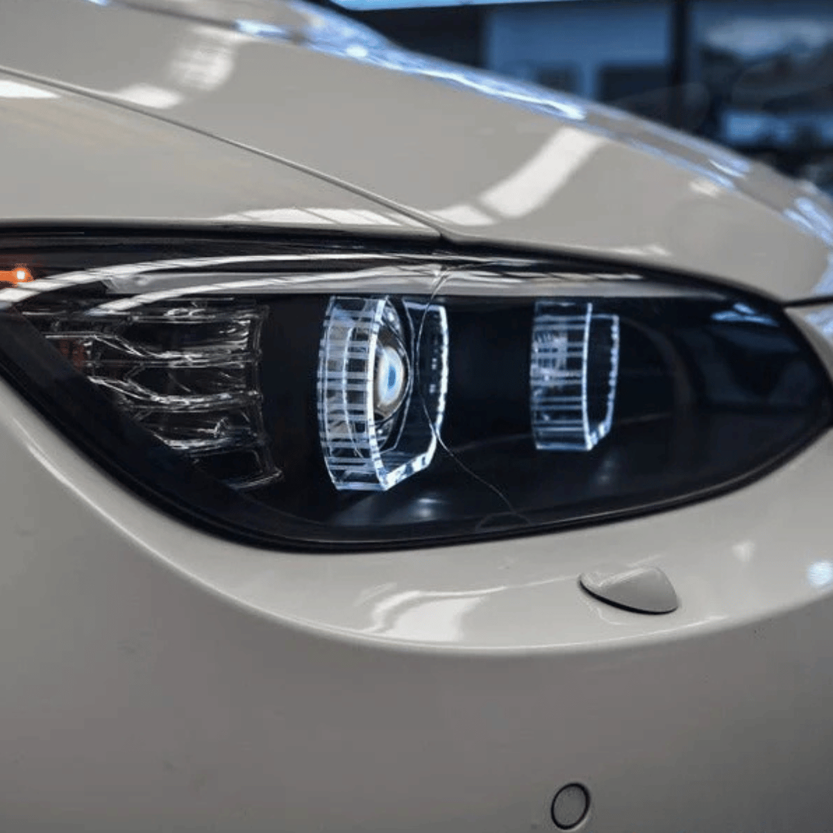 Scheinwerfer mit LED-Standlichtringen und Blinker, KFZ-Tuning Zubehör von CR-Tuning für BMW E92 E93