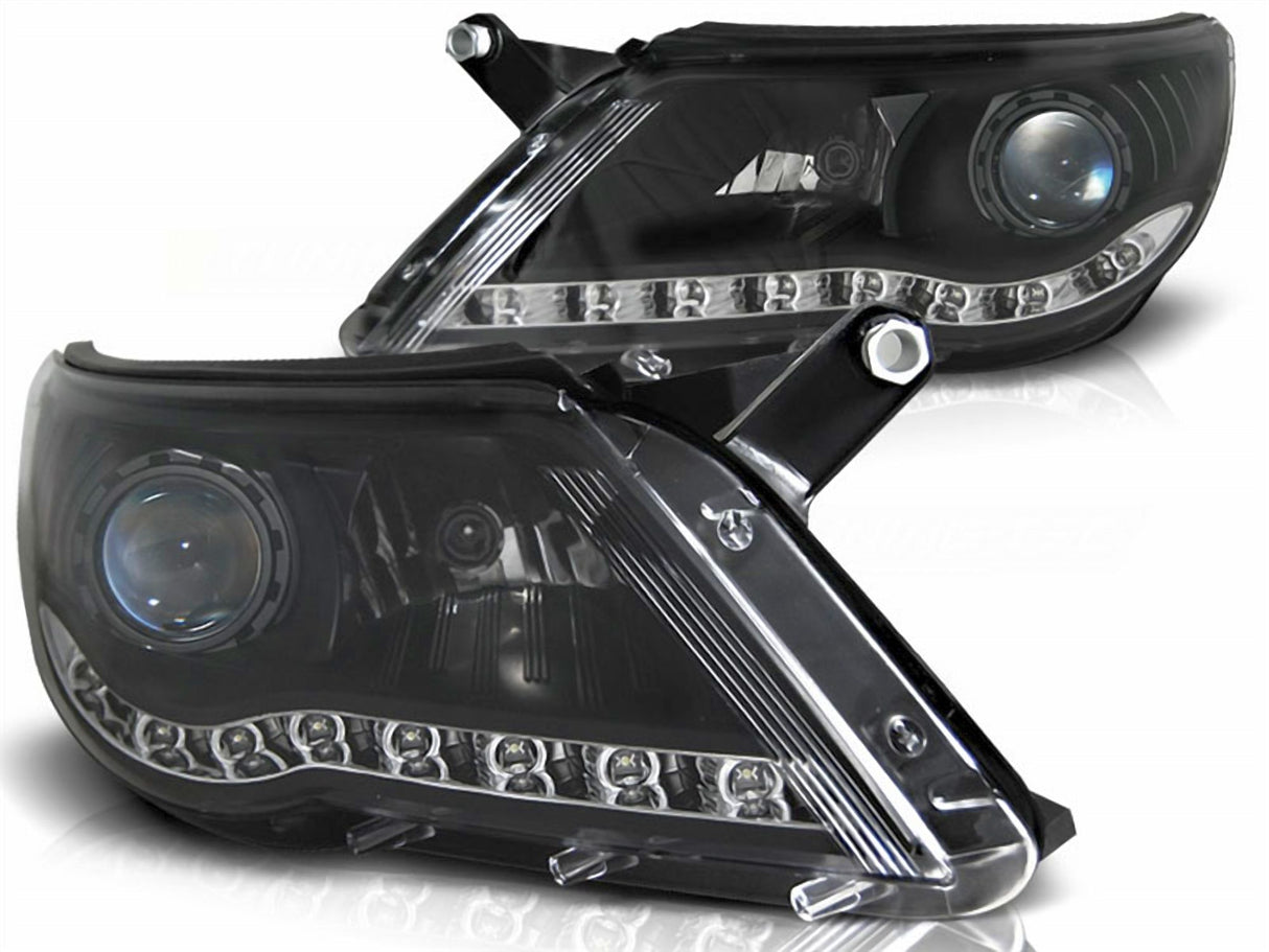 Schwarze LED Scheinwerfer für VW Tiguan 2007-2011 mit Tagfahrlicht-Optik und Klarglas
