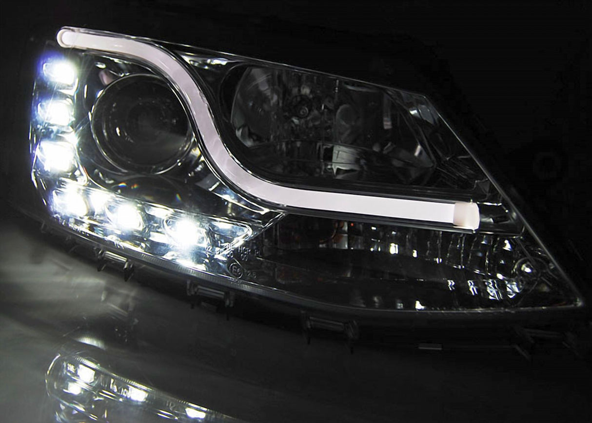 LED Scheinwerfer mit Tagfahrlicht für VW Jetta - Tuning Scheinwerfer mit weißem Lichtleiter