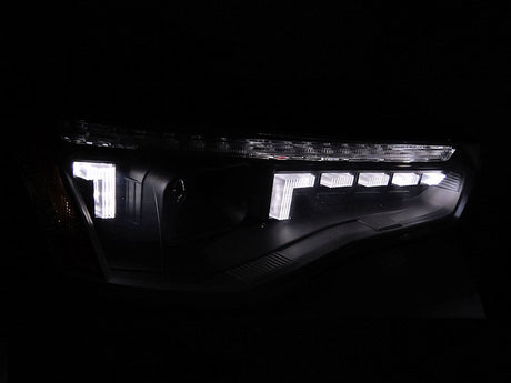 LED Scheinwerfer für [Fahrzeugmodell] mit markanten Leuchtstreifen und Tagfahrlicht-Akzenten