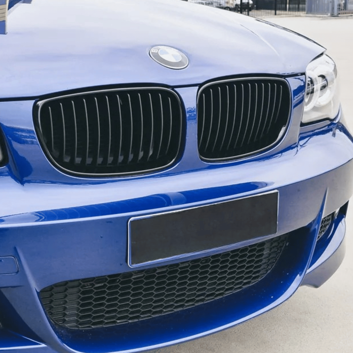 Sport Kühlergrill Set für BMW 1er E87 2004-2007 schwarz Glanz Nieren Front