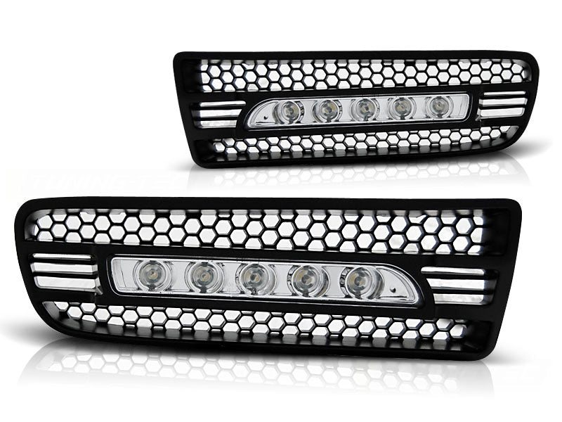 Nebelscheinwerfer Blende Set LED Tagfahrlicht für VW Golf 4 links rechts, schwarzes Wabengitter mit klaren LEDs