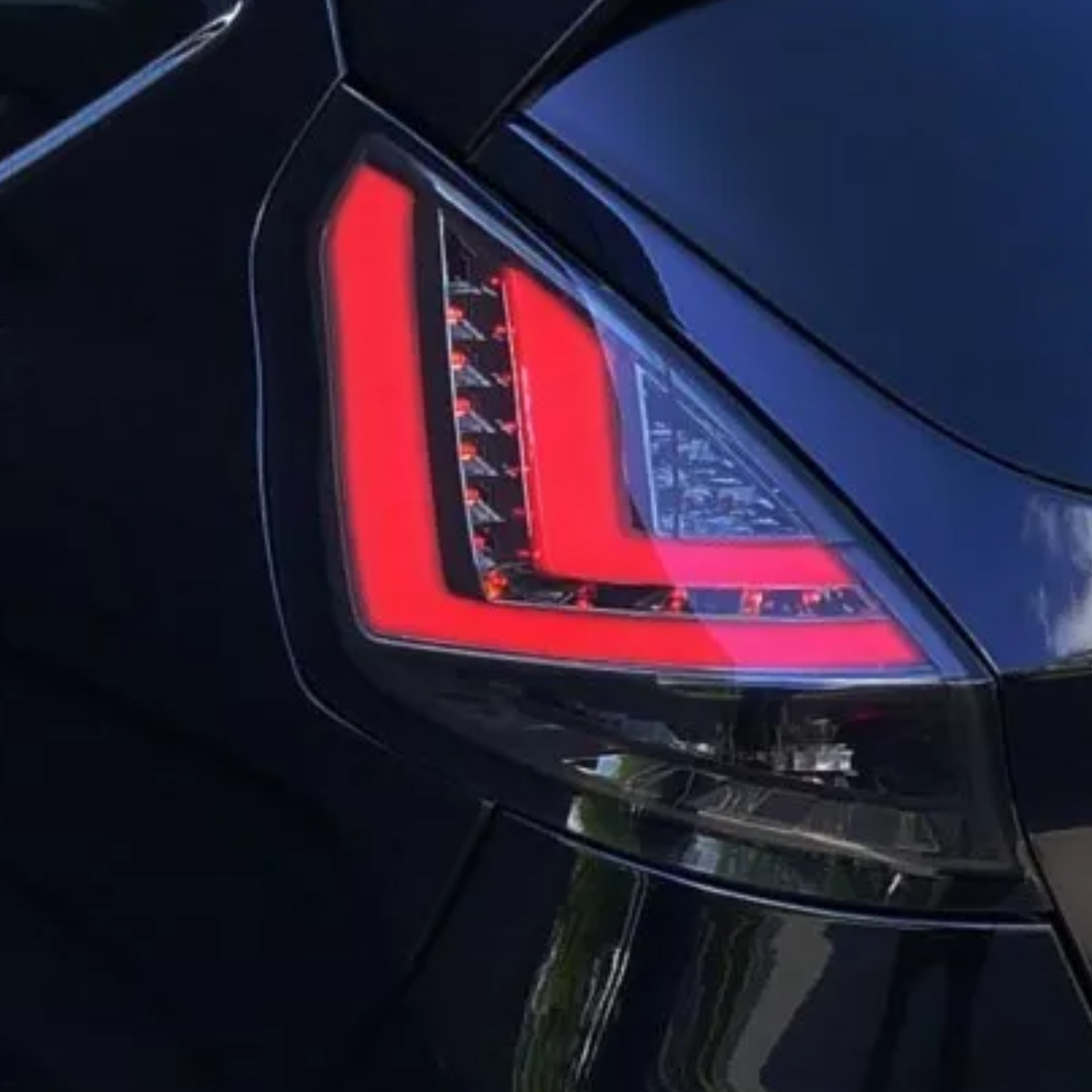 LED Lightbar Rückleuchten in smoke für Ford Fiesta MK7 2012-2015 HB