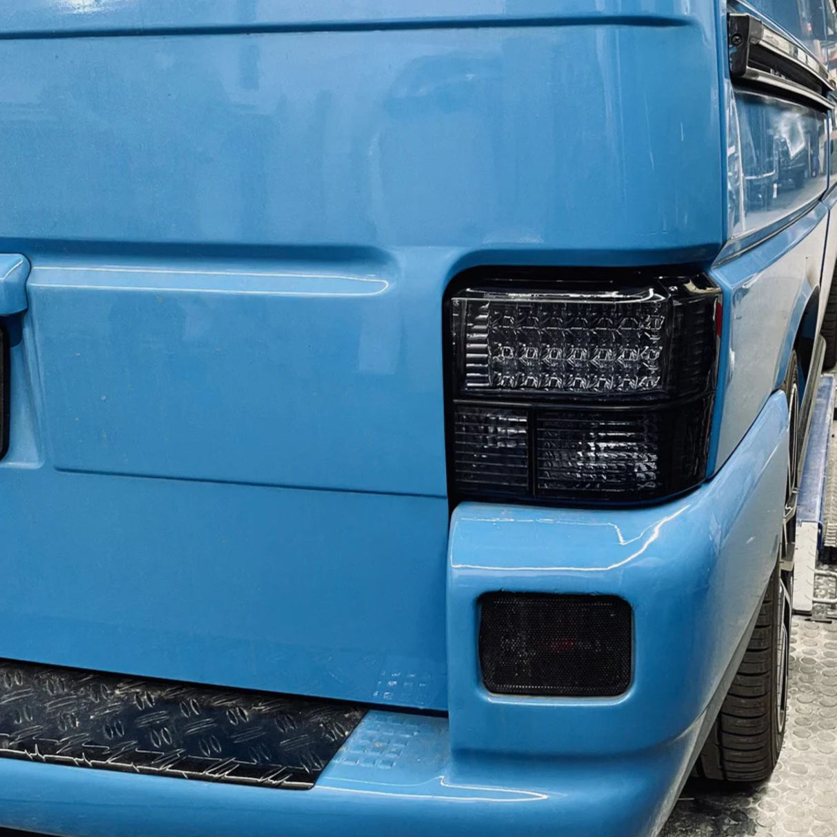 LED Rückleuchten Set in smoke für VW T4 Bus Transporter 1990-2003