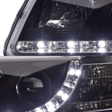 LED Scheinwerfer mit Tagfahrlicht für [Fahrzeugmodell] - Frontansicht mit leuchtenden Dioden