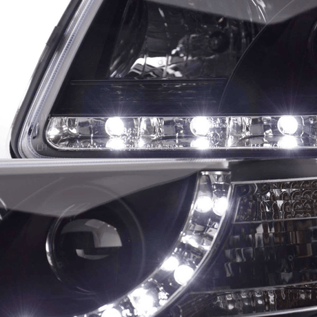 LED Scheinwerfer mit Tagfahrlicht für [Fahrzeugmodell] - Frontansicht mit leuchtenden Dioden