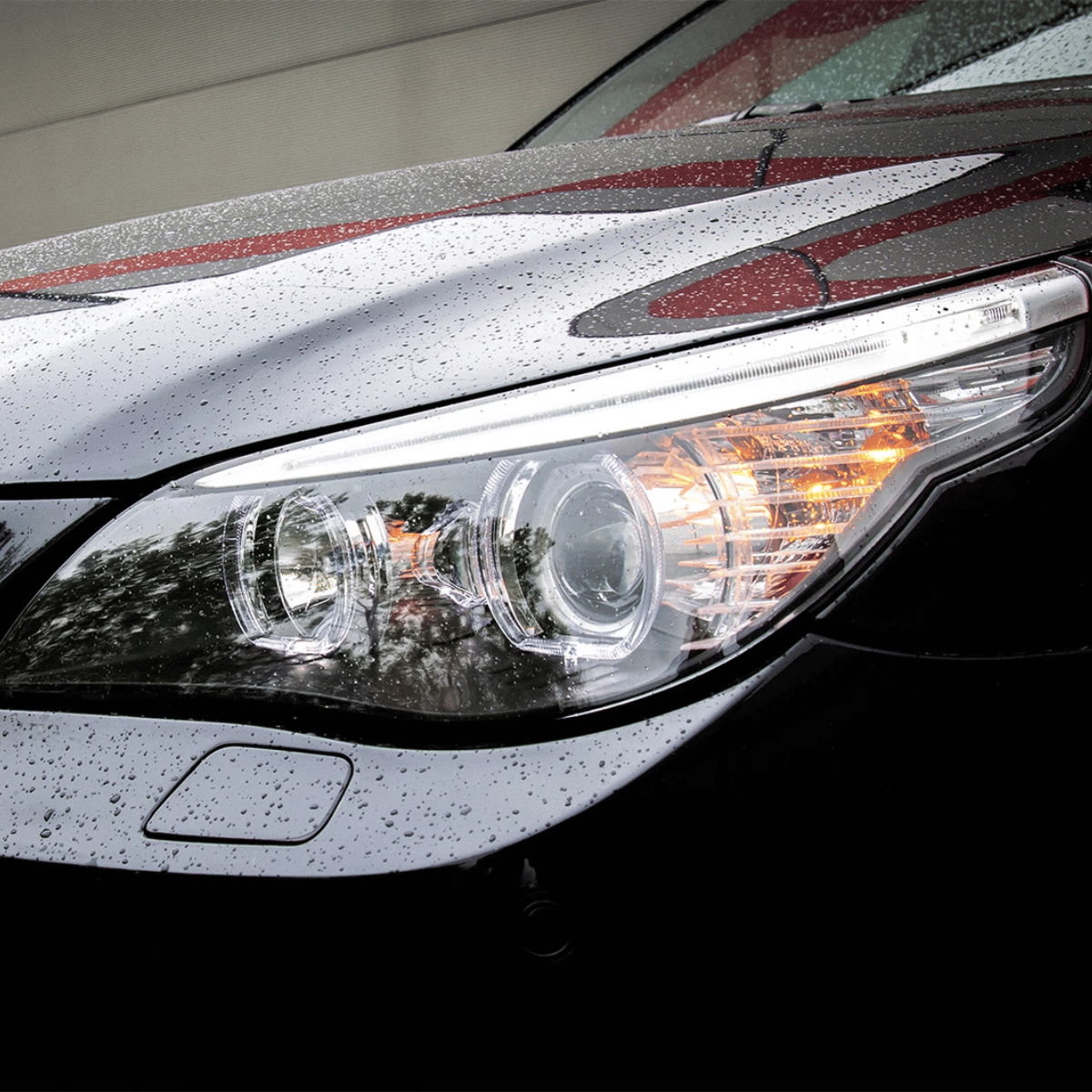 Angel Eyes LED Scheinwerfer Set Schwarz für BMW 5er E60 Limousine & E61 Kombi 2003–2007