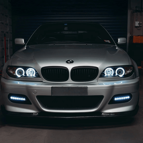 Scheinwerfer mit LED Ringen und Tagfahrlichtern, silbernes Auto Tuning Zubehör für BMW E46