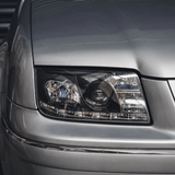 Silberner VW Scheinwerfer mit LED-Leuchten und Chrom-Akzenten, Tuning-Scheinwerfer für Fahrzeuge