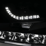 LED Scheinwerfer mit Tagfahrlicht für [Fahrzeugmodell] - Frontansicht mit Lichtern