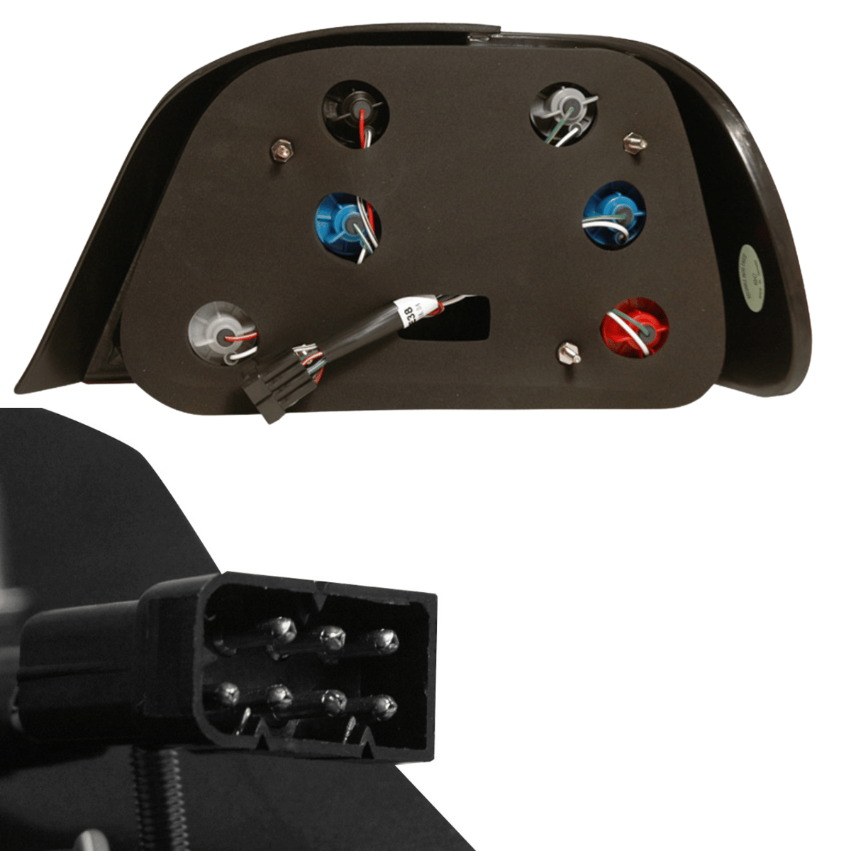 Rückleuchten-Anschlusskabel mit Kontakten und Rückleuchten-Gehäuse mit Lampenfassungen für KFZ-Tuning